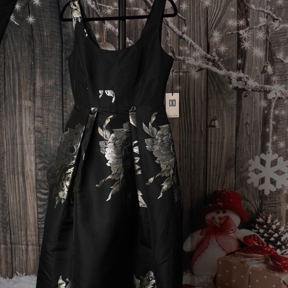 Fancy dress | size 6 | New with tags - Picture 3 of 3